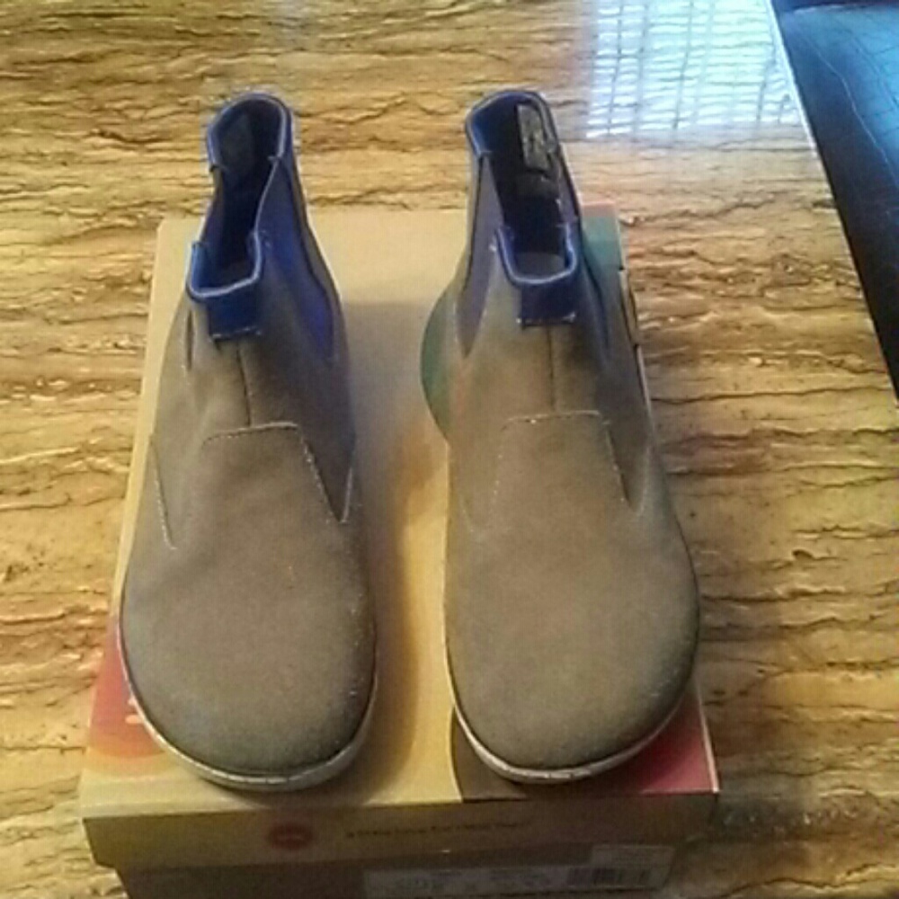 Girls shoes